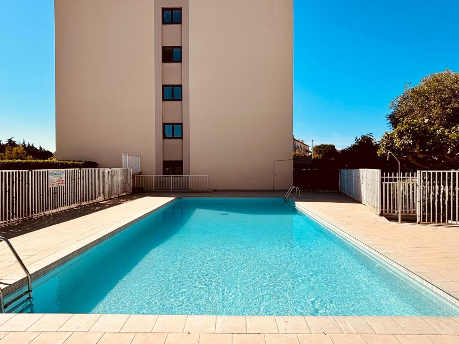 Studio Moderne Avec Parking Et Piscine- 313 กาเนต์-อ็อง-รูสซียง ภายนอก รูปภาพ